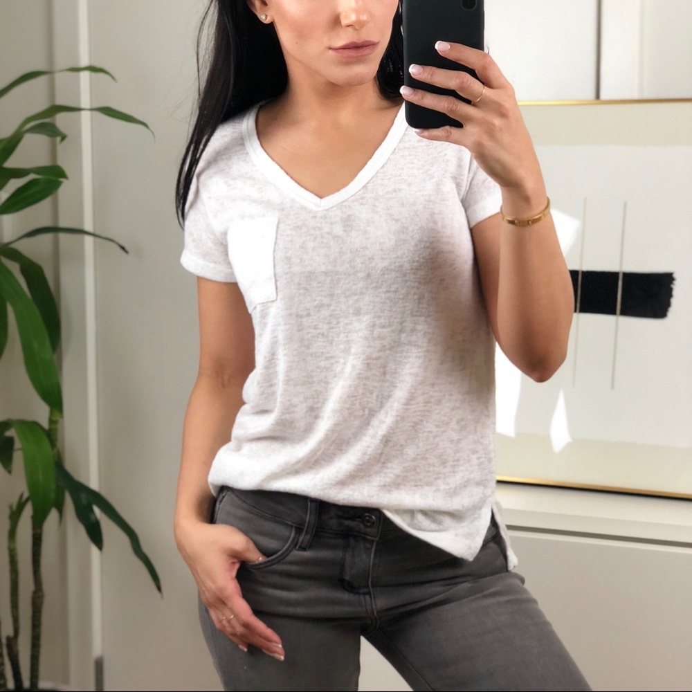 LAST 3️⃣ | MELROSE WHITE V-Neck Slub Tee
